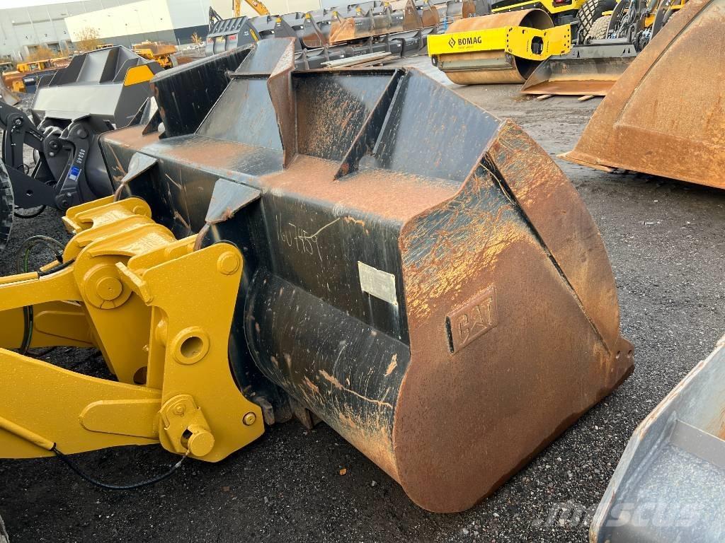 CAT 938M Rataslaadurid