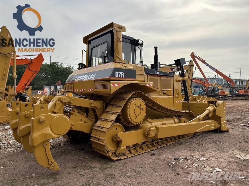 CAT D 7 R Buldooserid