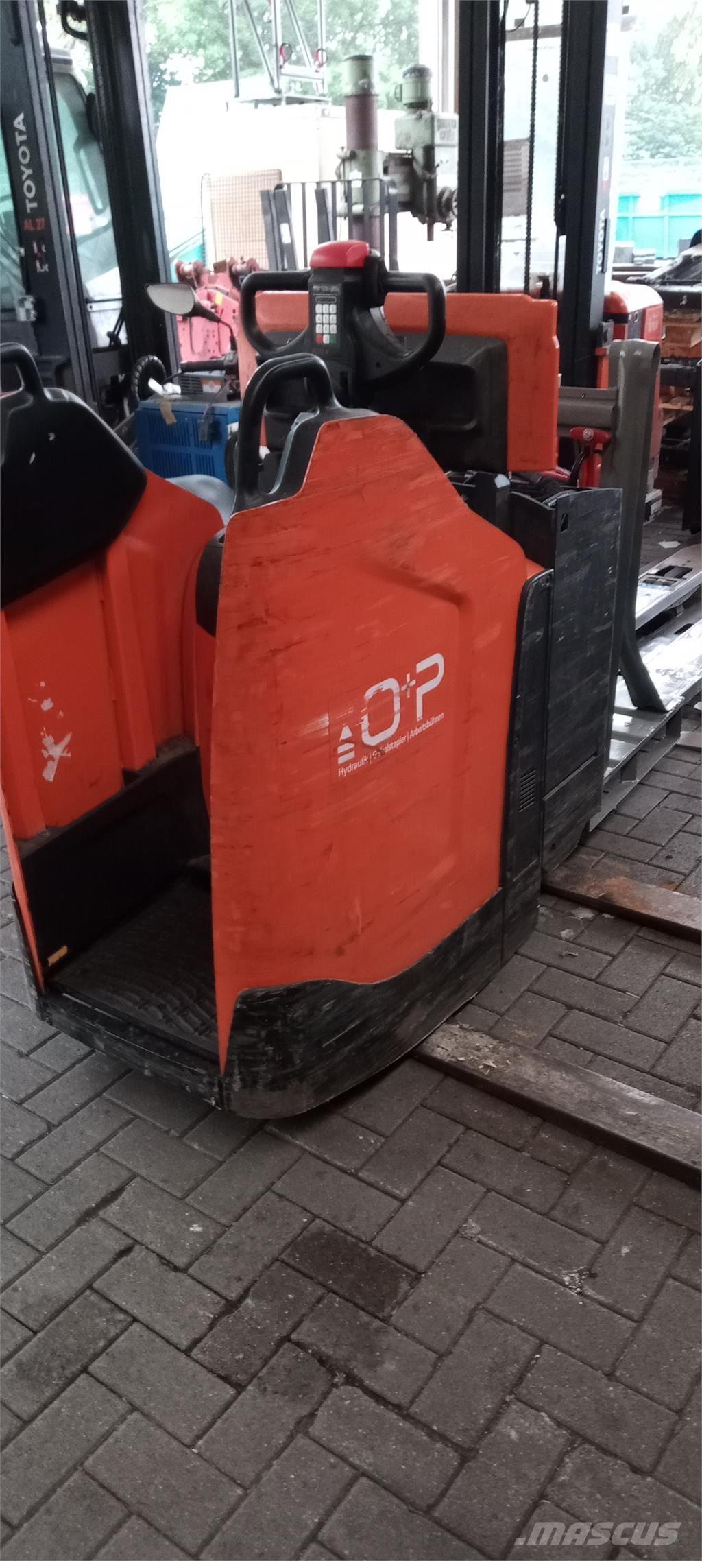 Toyota LPE 250 Järelkäidavad virnastajad