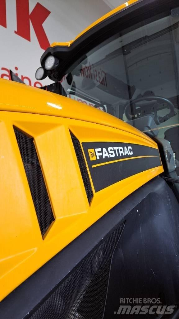 JCB Fastrac 4220 Traktorid