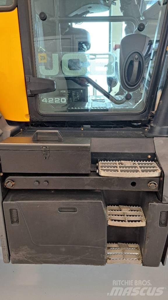 JCB Fastrac 4220 Traktorid