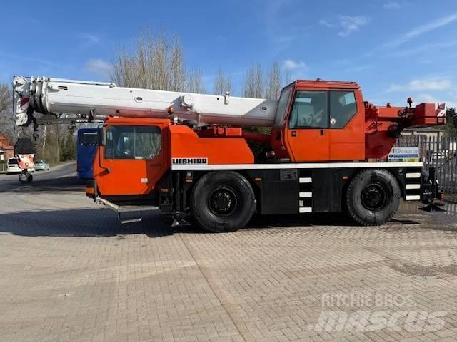 Liebherr LTM 1030-2 Maastikutõstukid