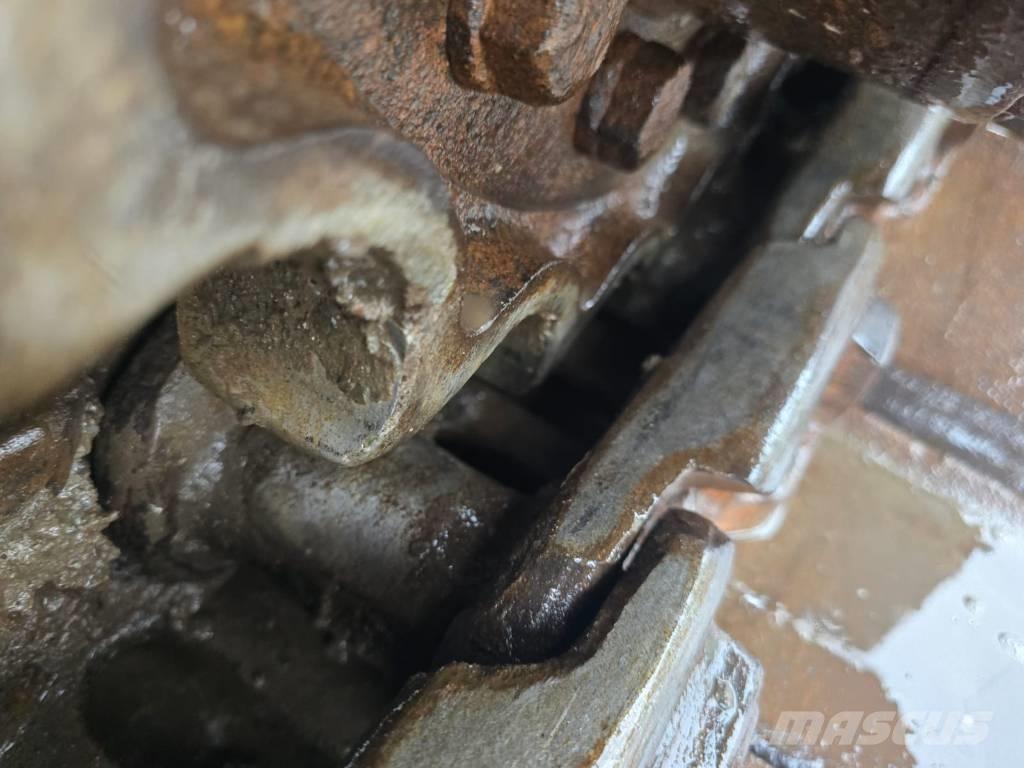 Hitachi ZX 210 Roomikekskavaatorid