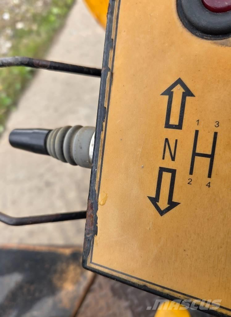 JCB 6 TST Väikekallurid