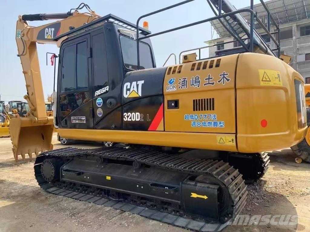 CAT 320D2L Roomikekskavaatorid