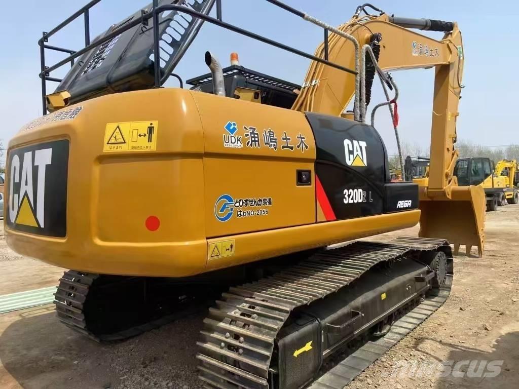 CAT 320D2L Roomikekskavaatorid