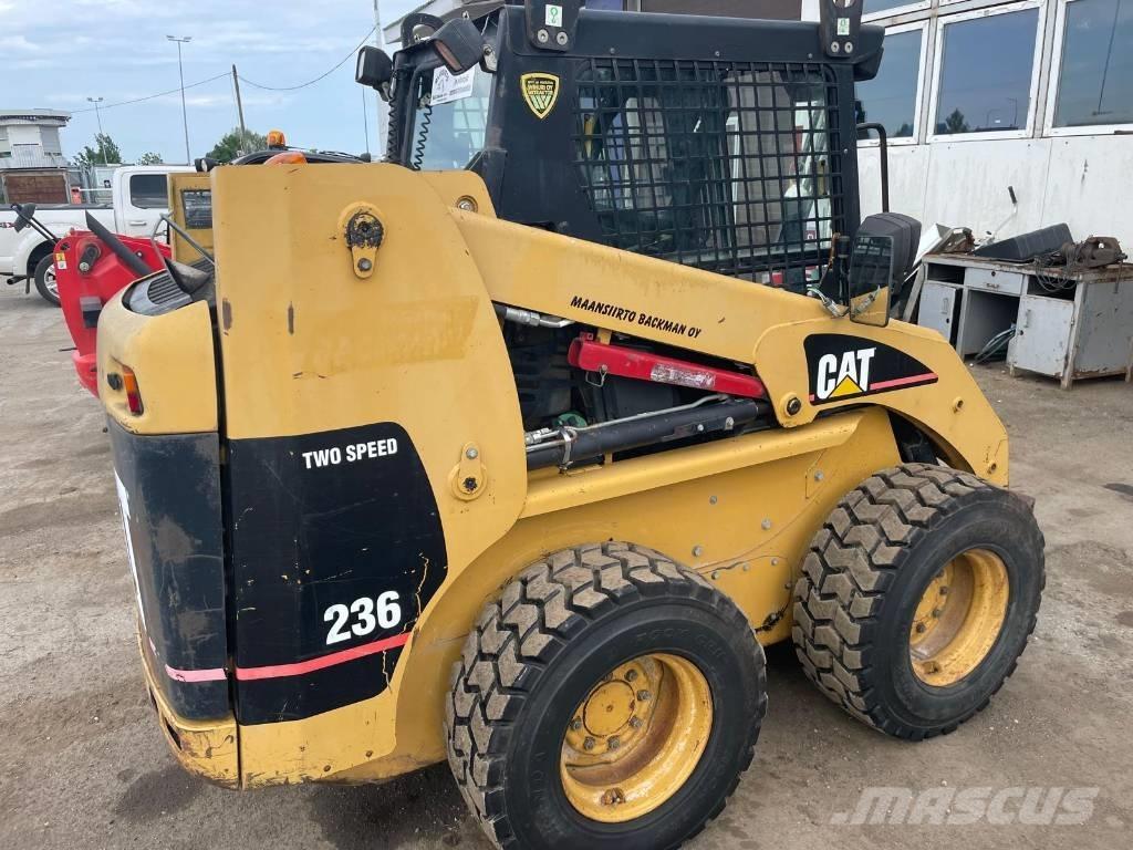 CAT 236 Kompaktlaadurid
