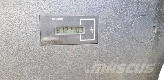 Hyundai HX 300 Roomikekskavaatorid