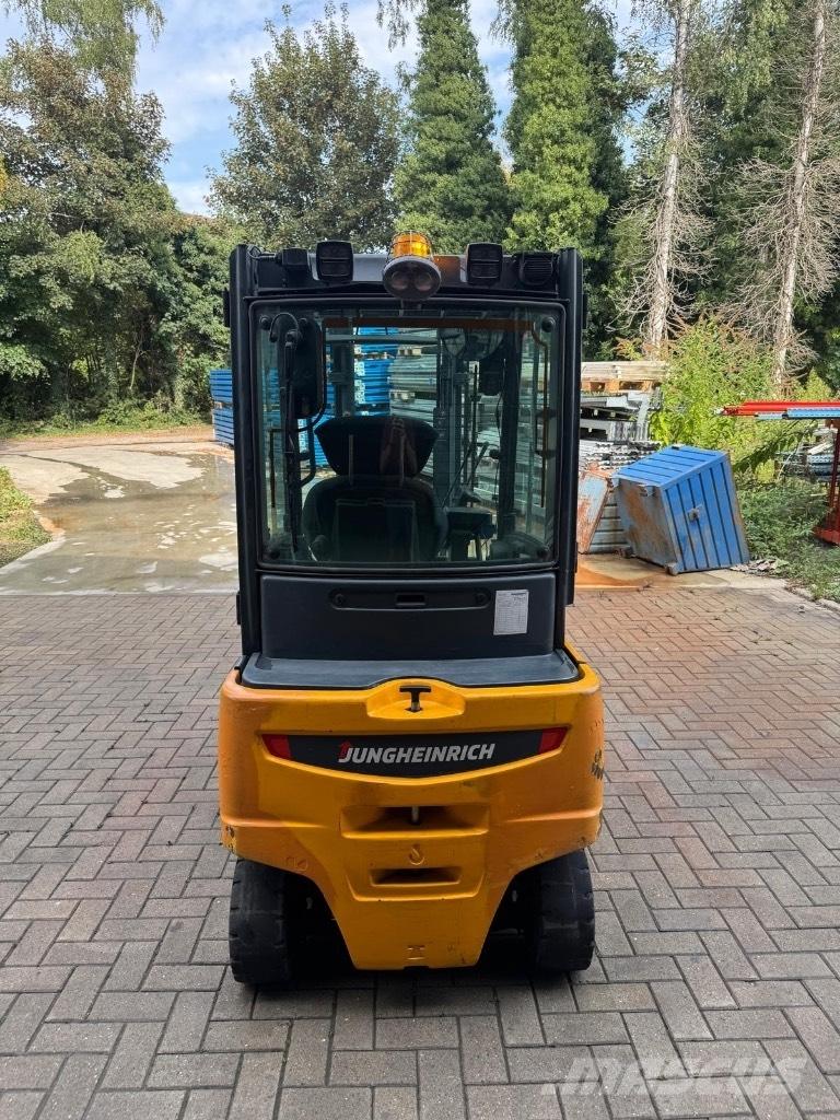 Jungheinrich EFG320 Elektritõstukid