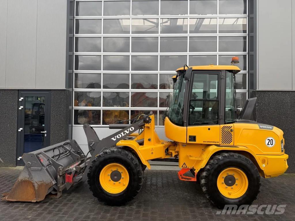 Volvo L30G Rataslaadurid