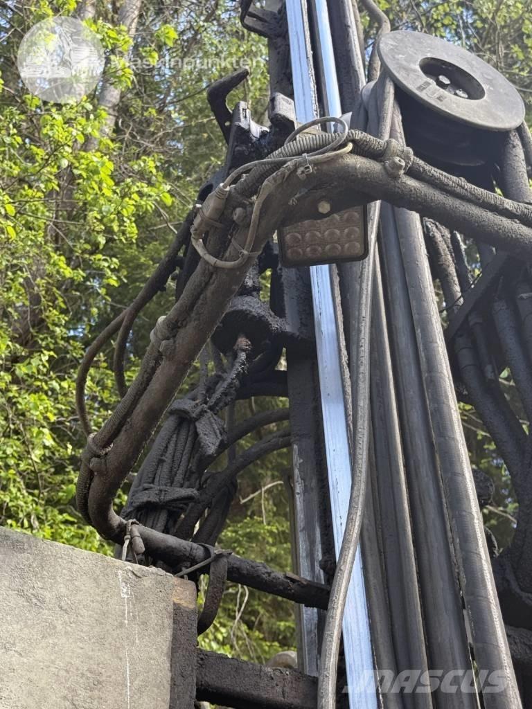 Atlas Copco ROC D3 Vertikaalsed puurmasinad