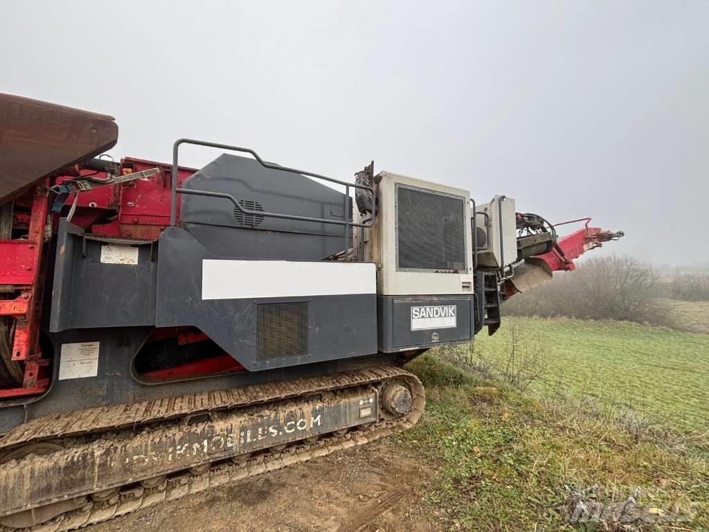Sandvik QJ 241 Iseliikuvad purustid