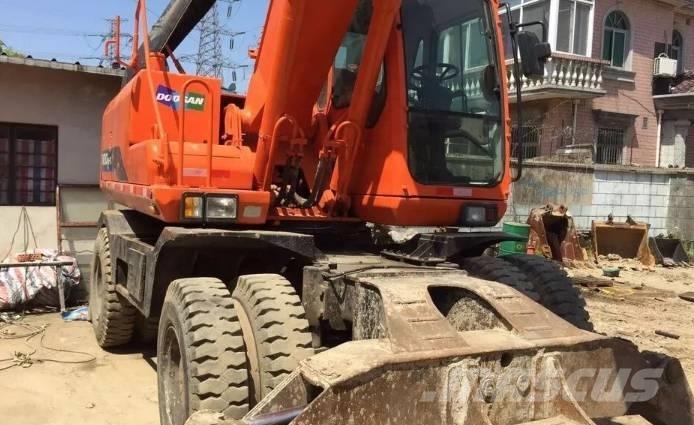 Doosan DH210W Ratasekskavaatorid