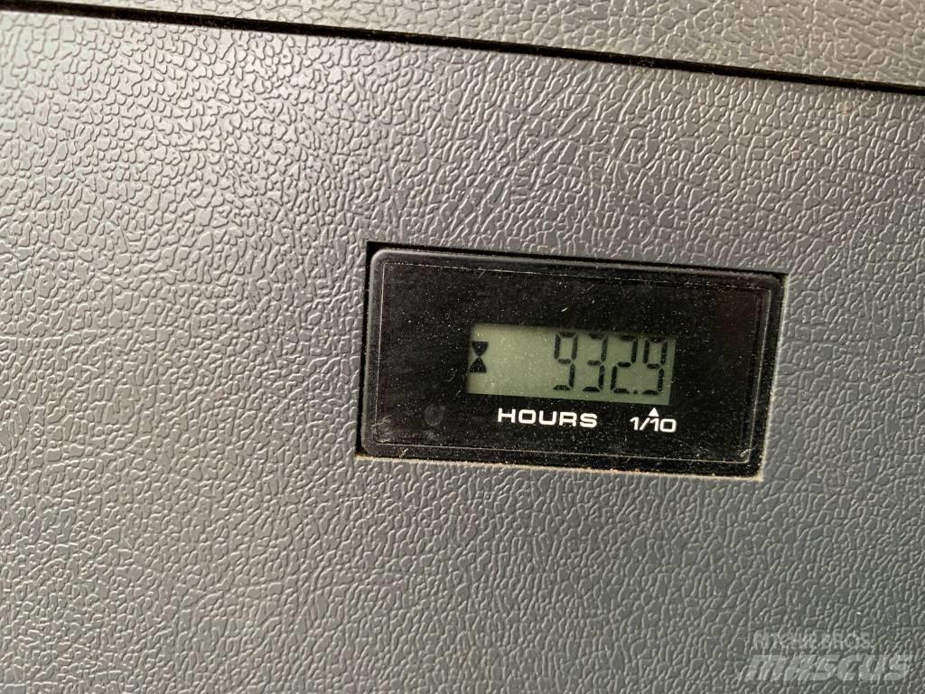 Hyundai HX 220 L Roomikekskavaatorid