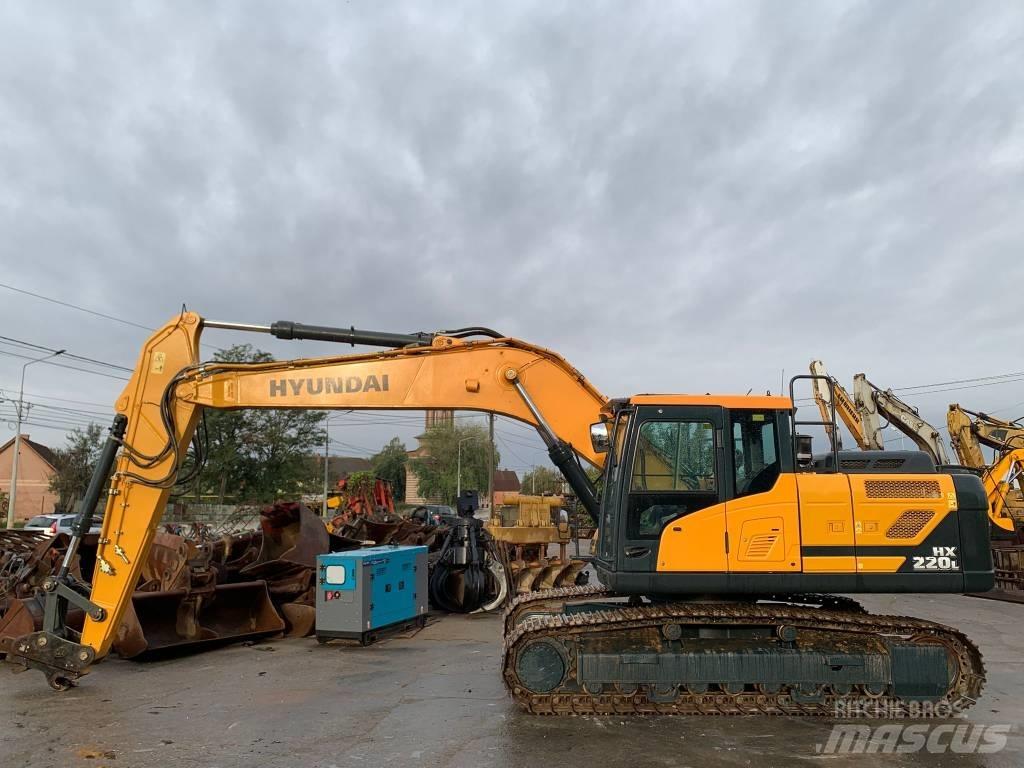 Hyundai HX 220 L Roomikekskavaatorid