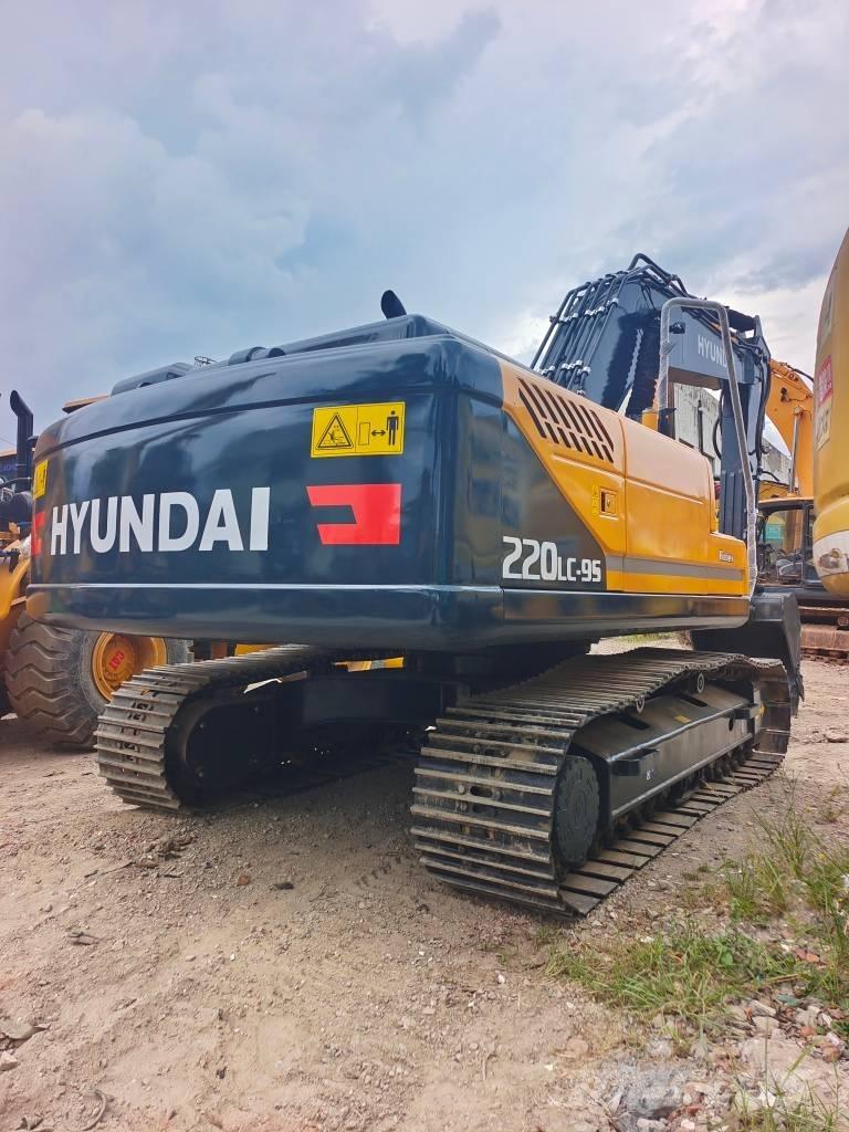 Hyundai 220LC-9S Roomikekskavaatorid