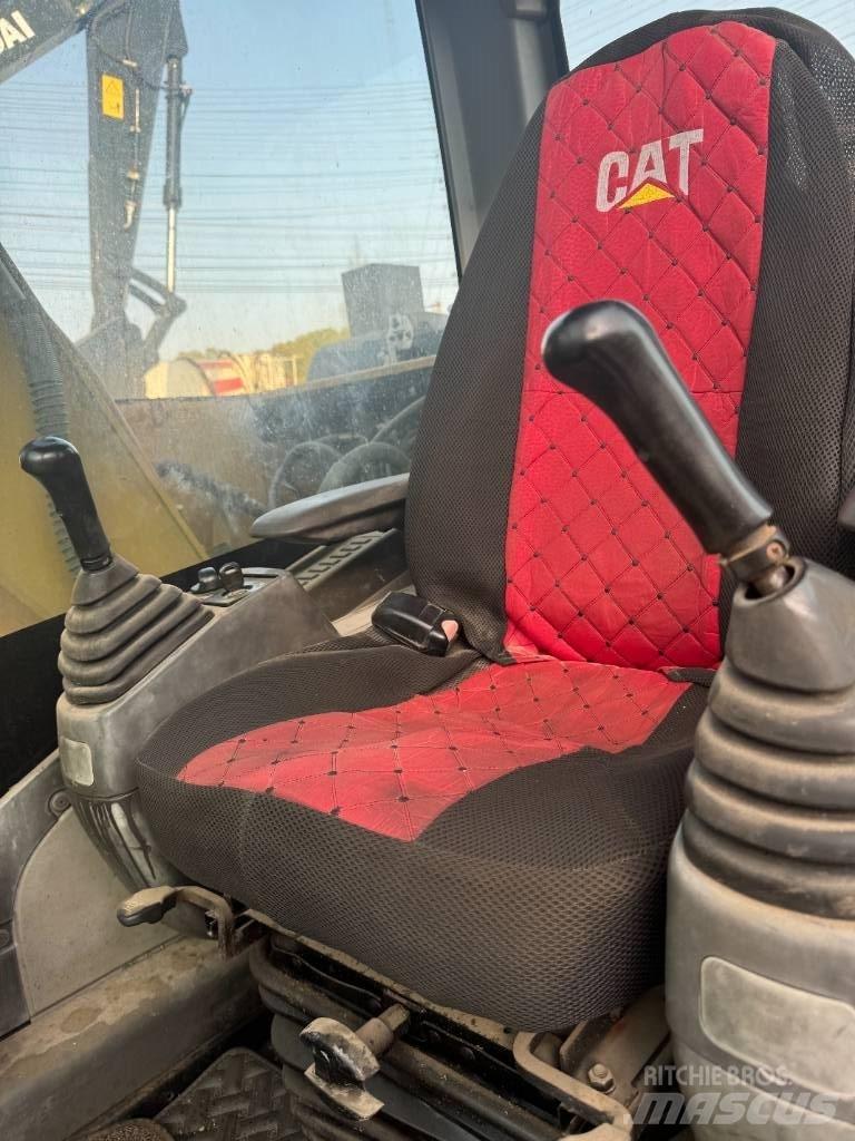 CAT 313 D Ratasekskavaatorid