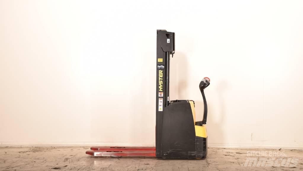 Hyster S 1.6 Järelkäidavad virnastajad