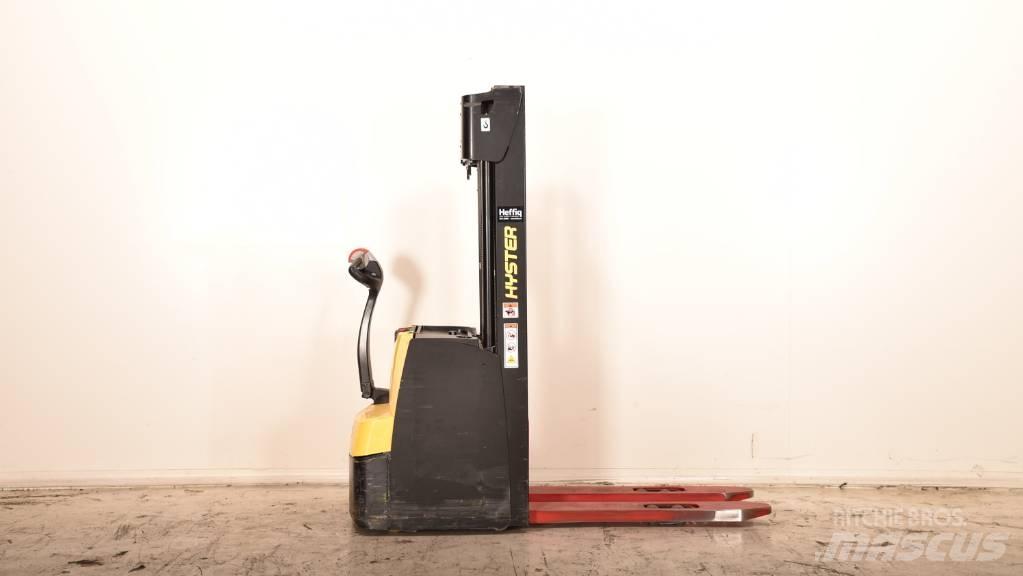 Hyster S 1.6 Järelkäidavad virnastajad