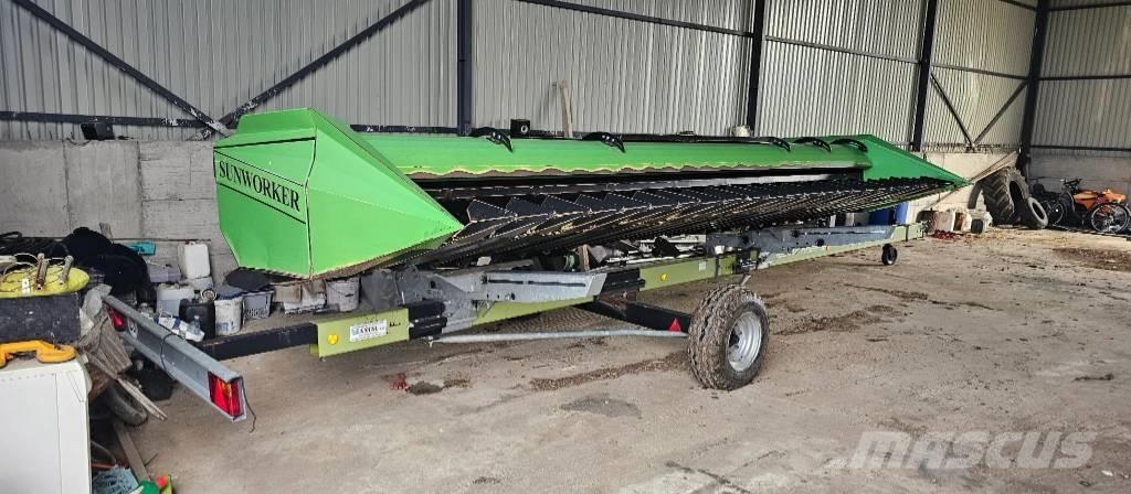 CLAAS Tucano 440 Teraviljakombainid