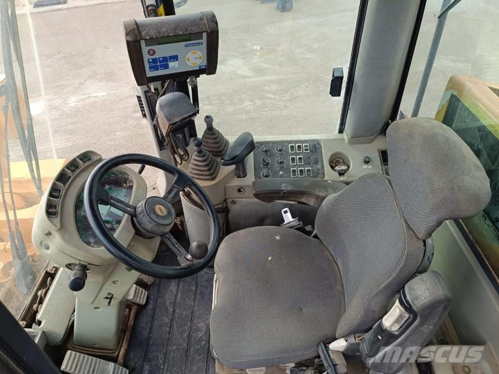 CASE 821C Rataslaadurid