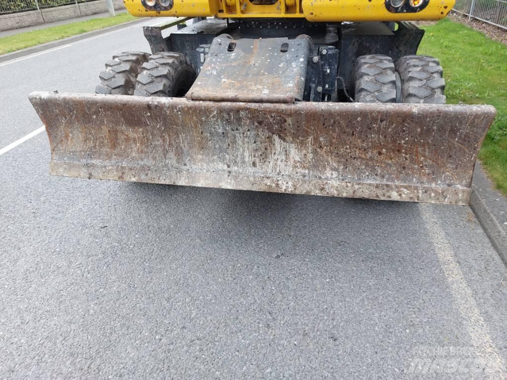 Komatsu PW148-11 Ratasekskavaatorid