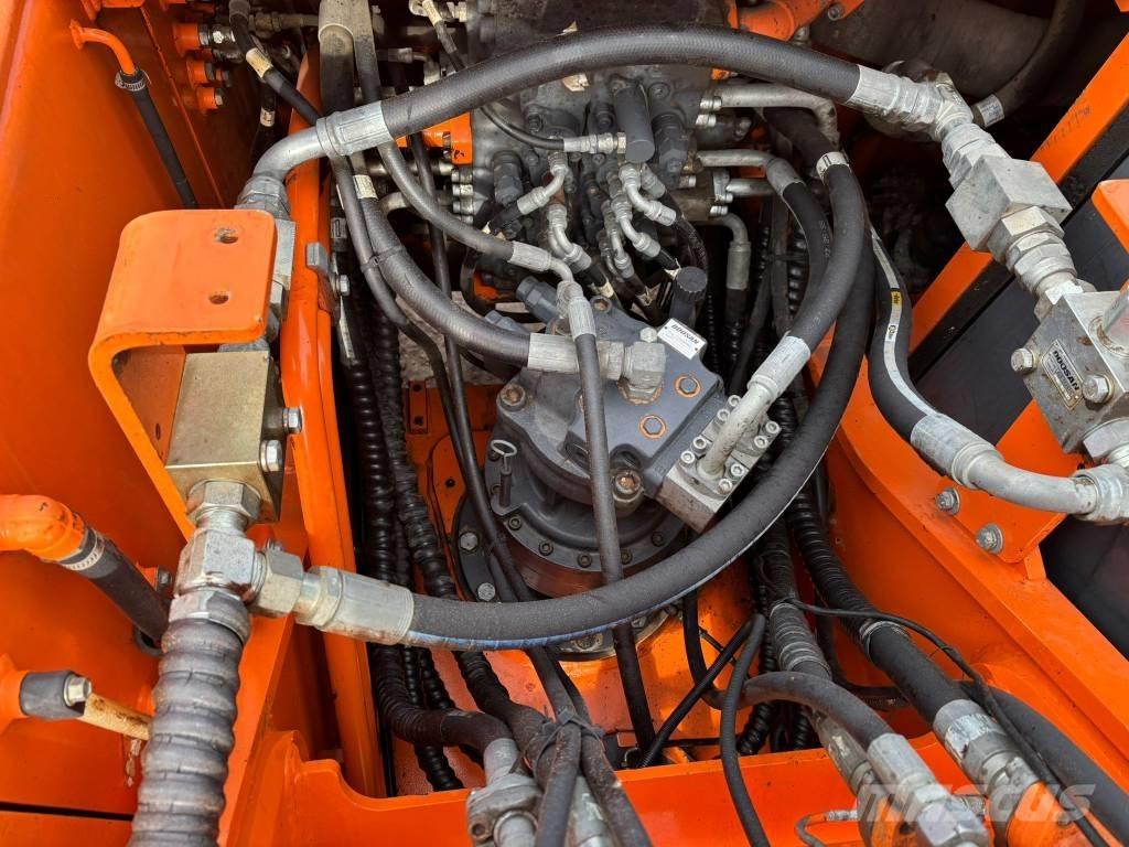 Doosan DX 225 LC Roomikekskavaatorid