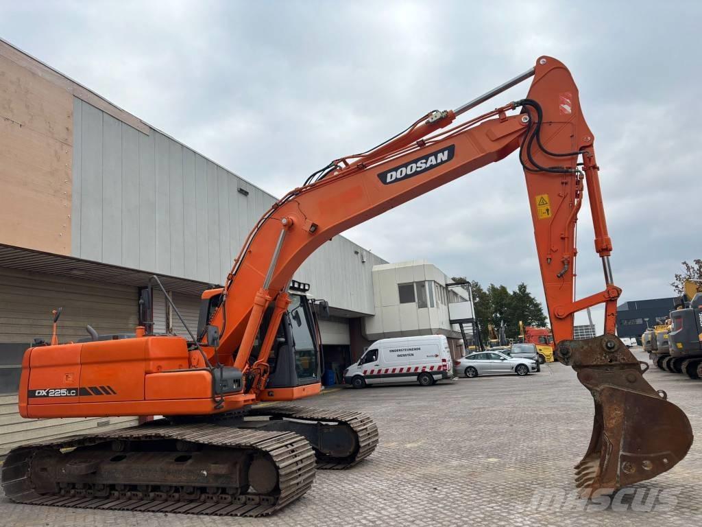 Doosan DX 225 LC Roomikekskavaatorid