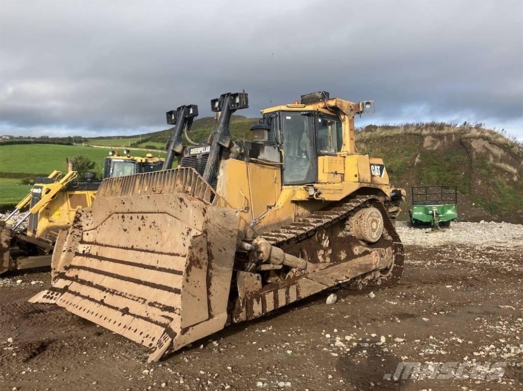 CAT D 9 T Buldooserid