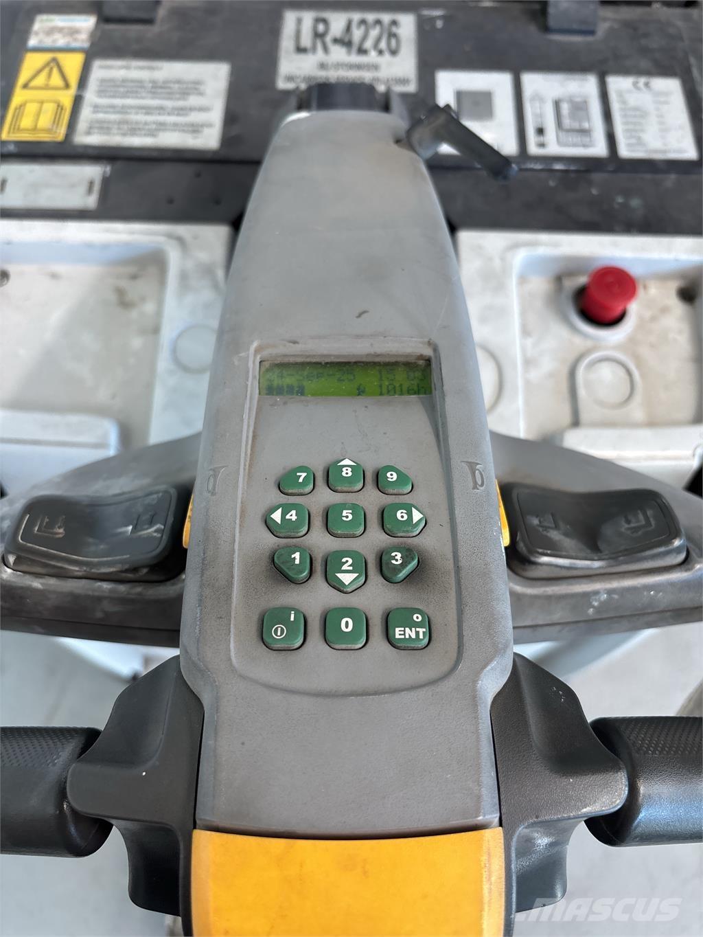 UniCarriers PDP200 Platvormiga virnastajad