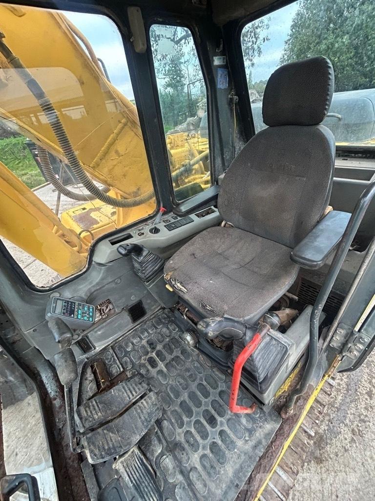 Komatsu PC 210-6K Roomikekskavaatorid