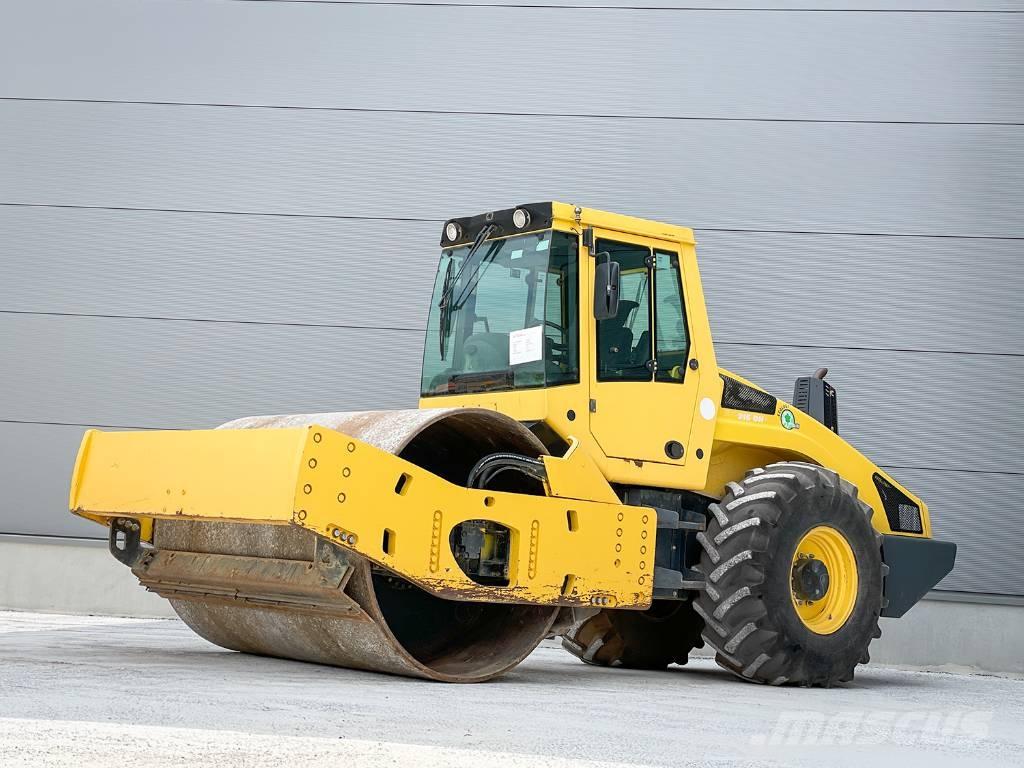 Bomag BW 216 DH-4i Ühe trumliga rullid