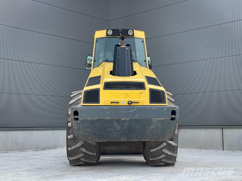 Bomag BW 216 DH-4i Ühe trumliga rullid