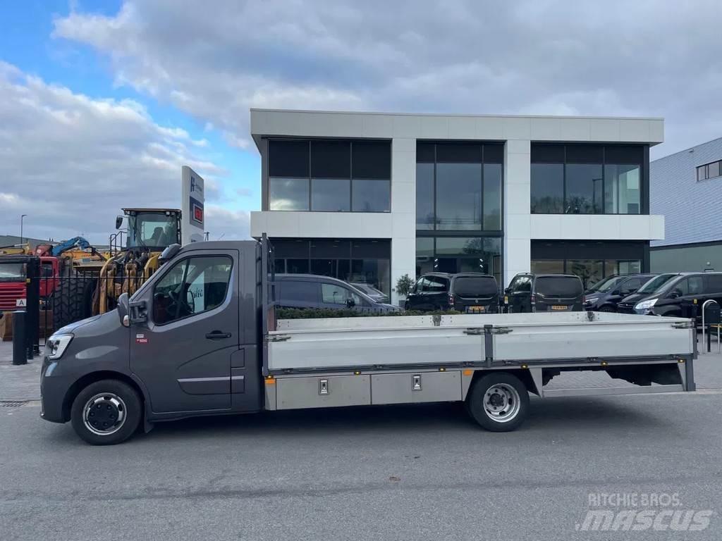 Renault Master Muu