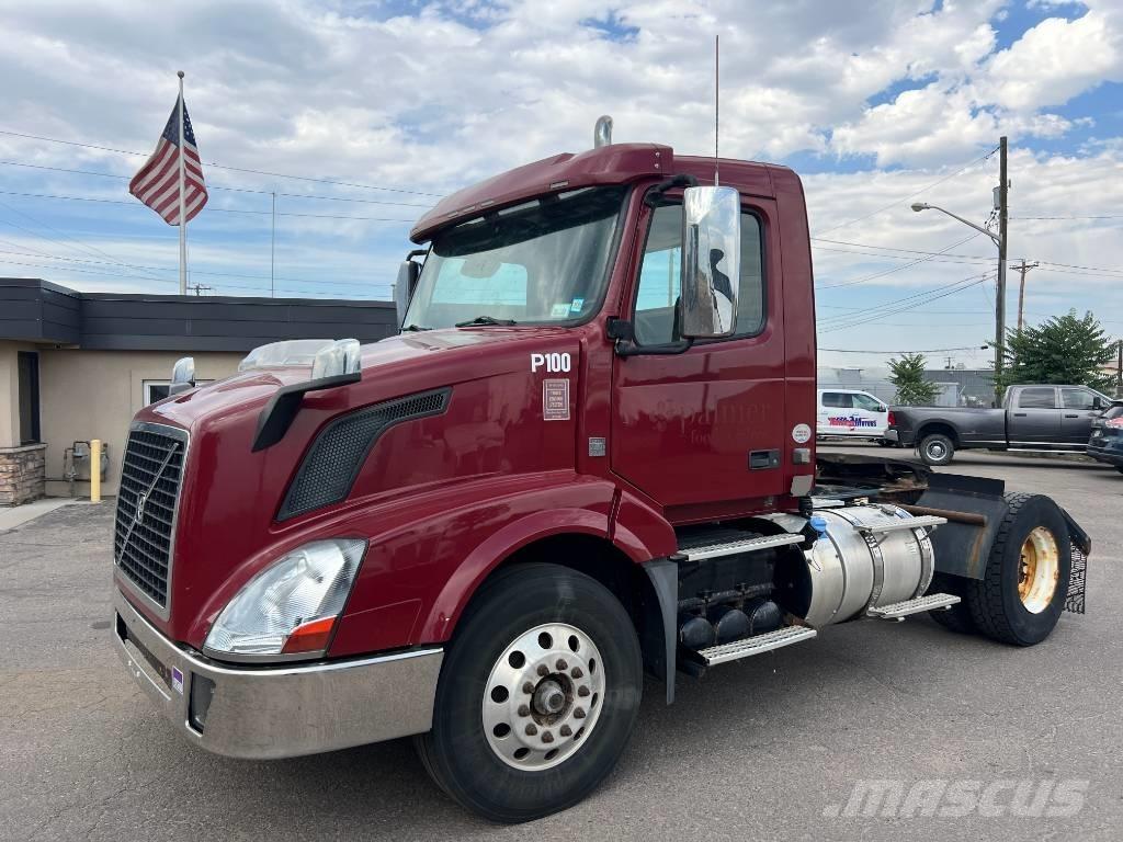 Volvo VNL 42 T300 Sadulveokid
