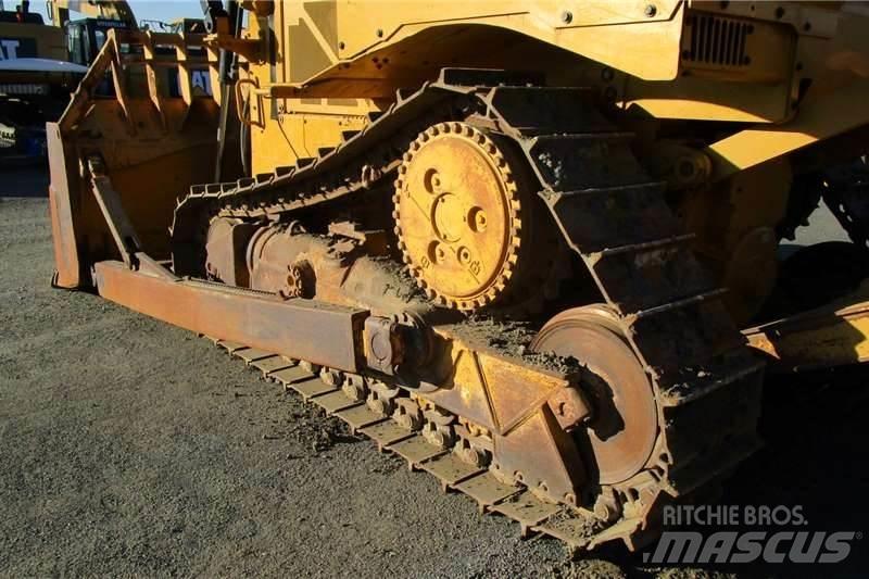 CAT D6R2 Buldooserid