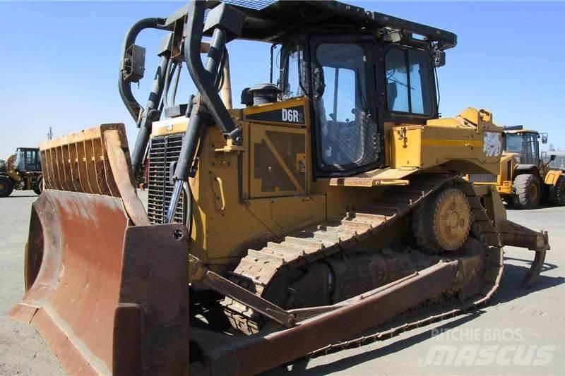 CAT D6R2 Buldooserid