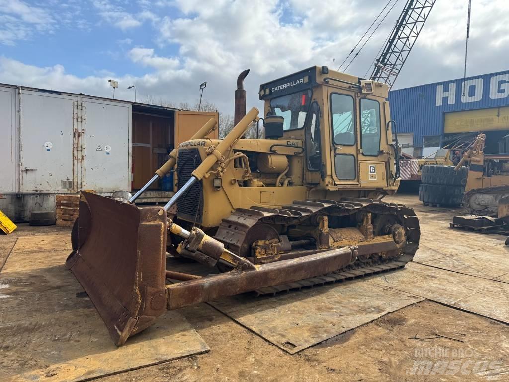 CAT D 6 D Buldooserid