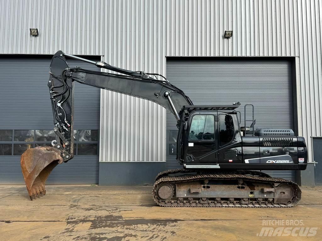 Doosan DX225LC-5 Roomikekskavaatorid