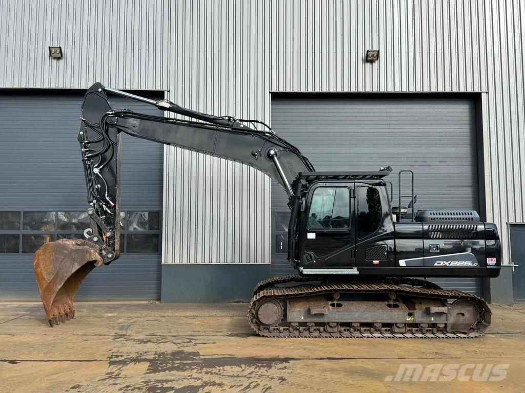 Doosan DX225LC-5 Roomikekskavaatorid