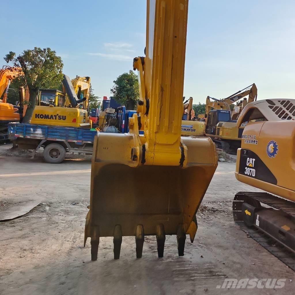Komatsu PC 200-8 Roomikekskavaatorid