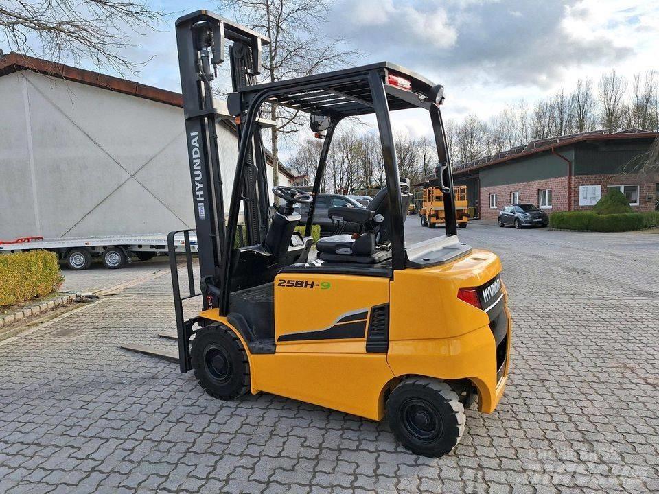 Hyundai 25 BH-9 Muu