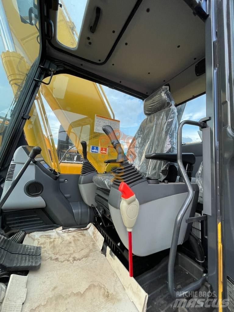 Komatsu PC 220-8 Roomikekskavaatorid