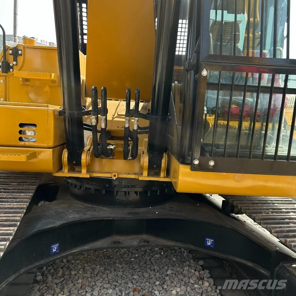 CAT 320 D Roomikekskavaatorid