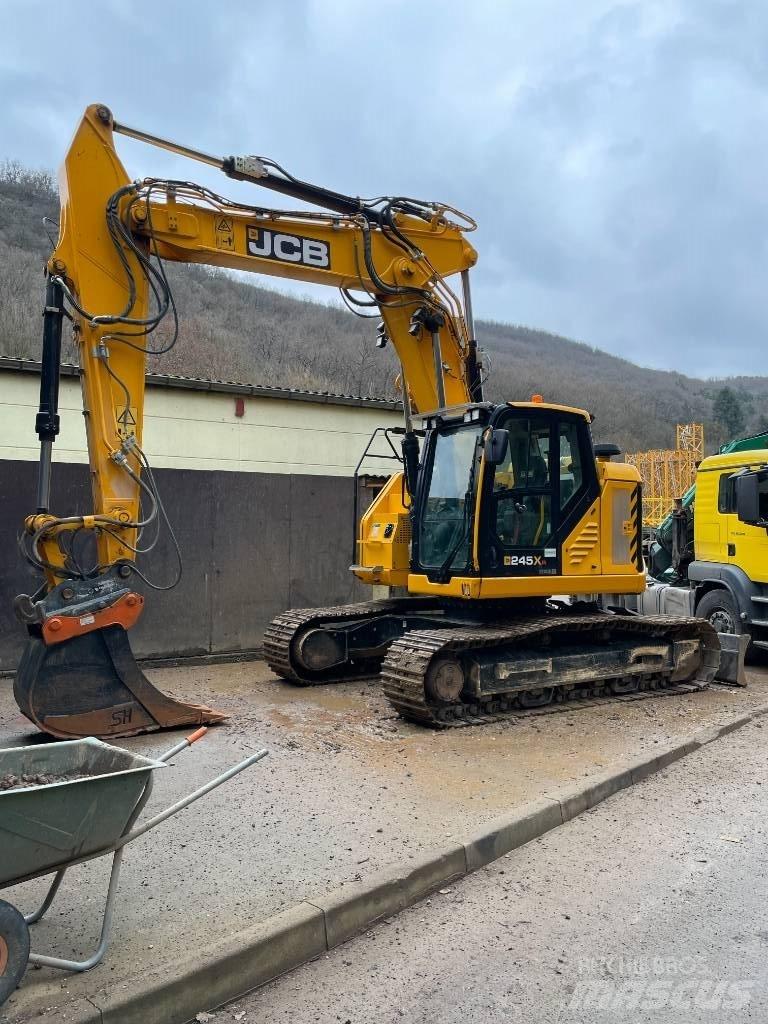 JCB 245 XR Roomikekskavaatorid