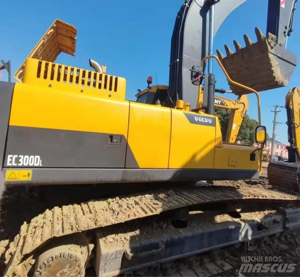 Volvo EC 300 D L Roomikekskavaatorid