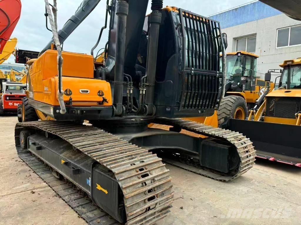 Hyundai R220LC-9S Väikeekskavaatorid 7t-12t