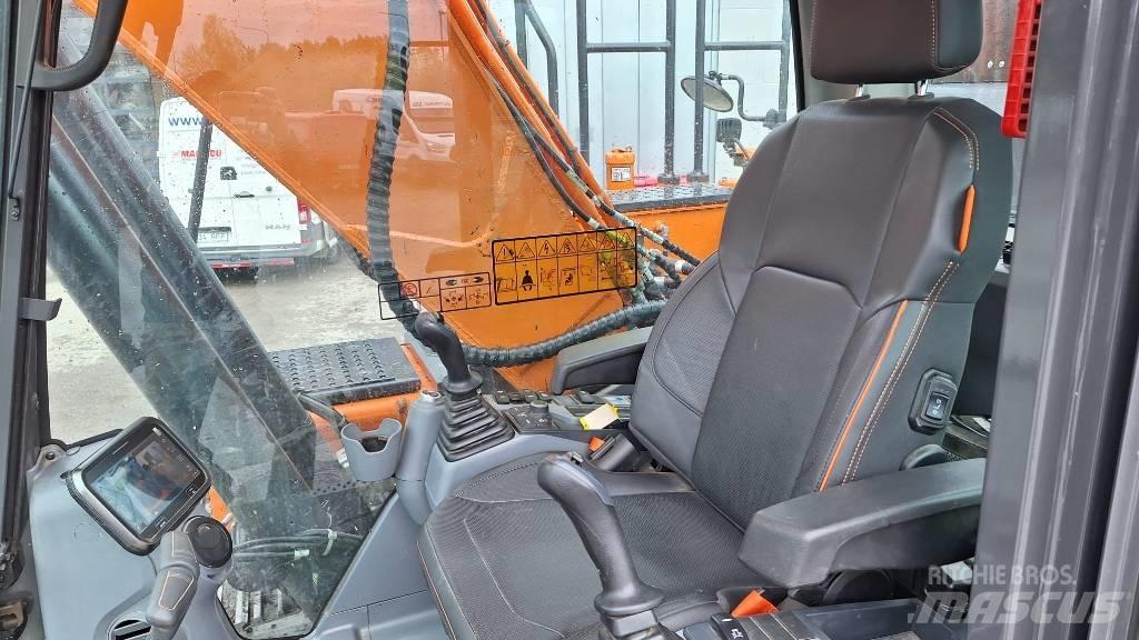 Doosan DX210LC-7 Roomikekskavaatorid