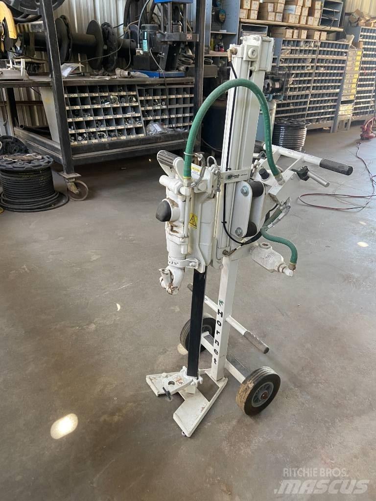  Minnich Hornet 24/22 Betoonivalmistamistarvikud