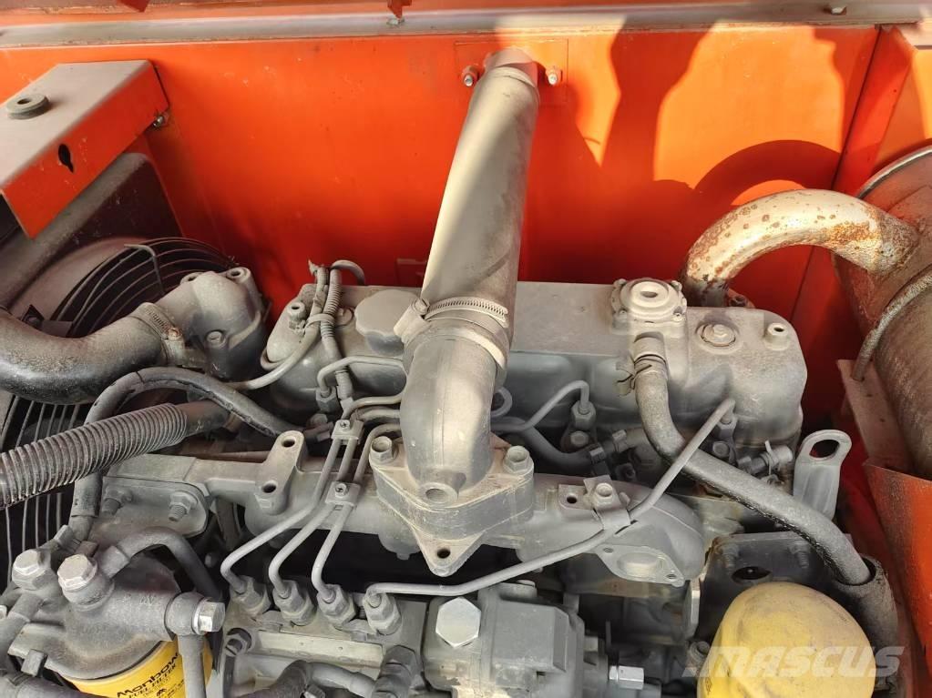 Hitachi ZX 80 Väikeekskavaatorid 7t-12t
